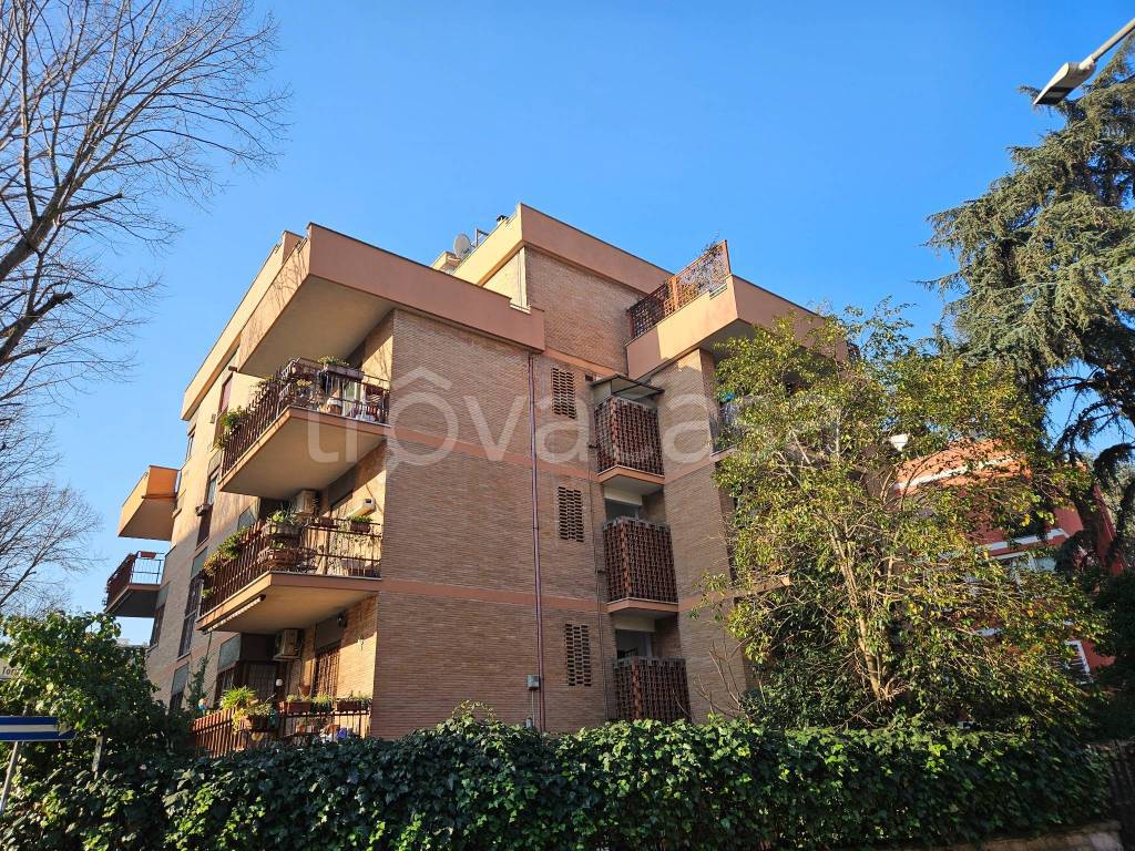 Appartamento in vendita a Roma via della Divisione Torino, 90