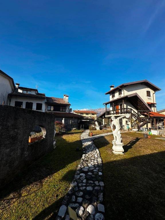 Villa in vendita a Montereale Valcellina via del Bosco