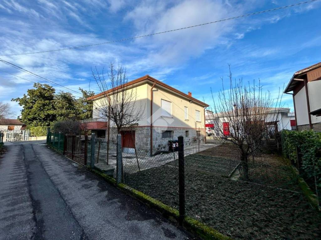 Villa in vendita a Rovigo via Gaspare Campo, 123