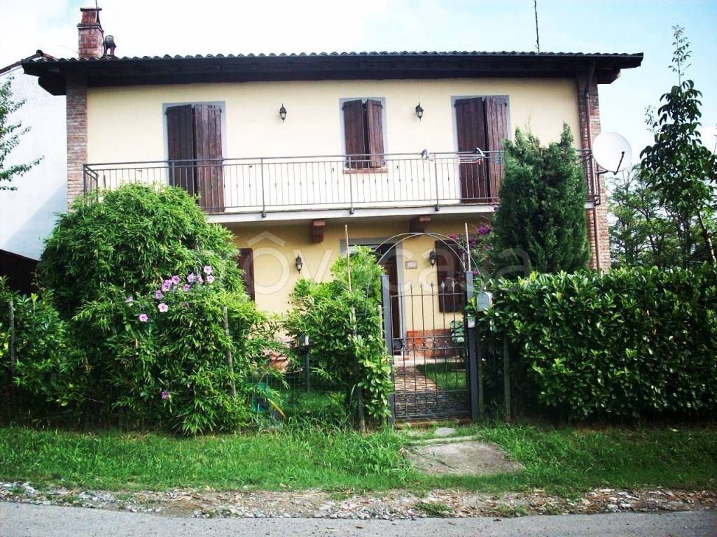 Villa in in vendita da privato a Ziano Piacentino