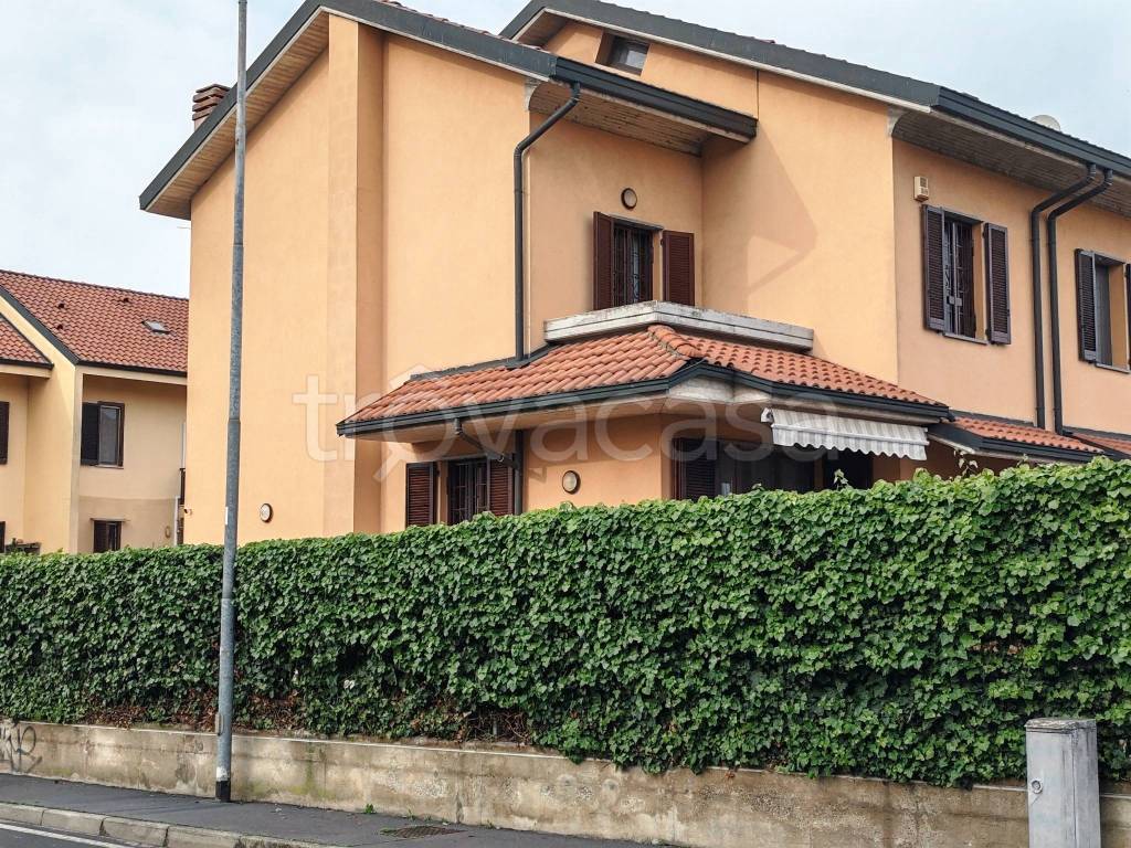 Villa in vendita a San Giuliano Milanese via Luigi Settembrini, 12