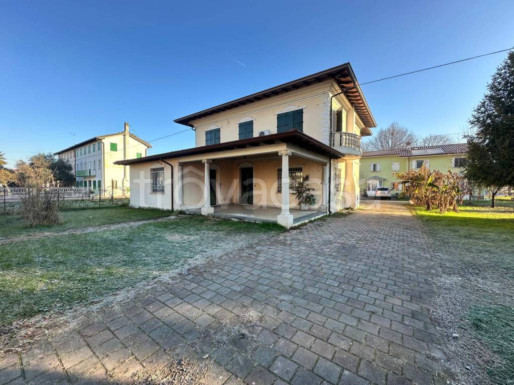 Villa in vendita a Ronchis corso Italia, 39