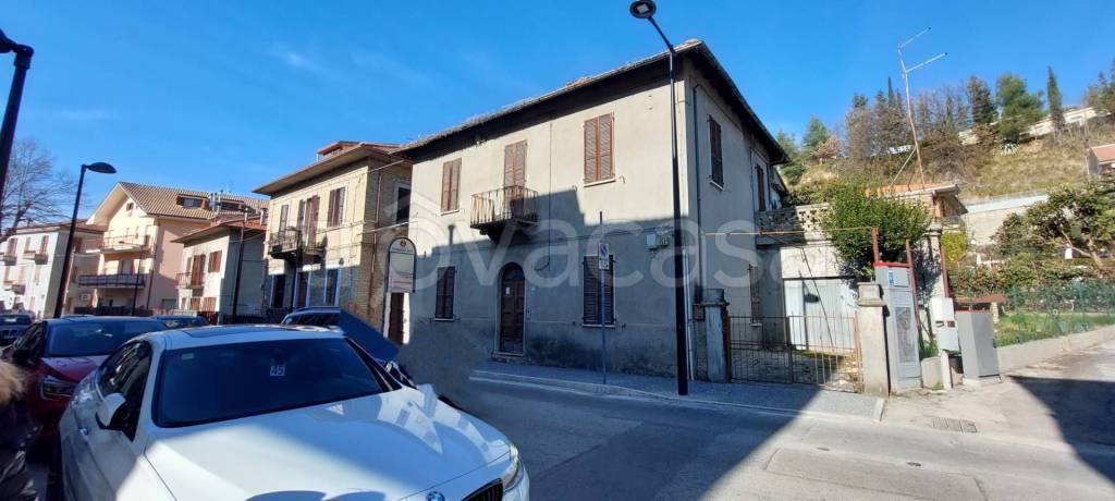Villa Bifamiliare in vendita ad Ascoli Piceno via Delle Zeppelle, 10