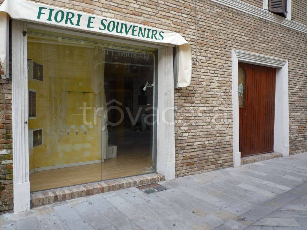 Ufficio in in affitto da privato a Loreto corso Traiano Boccalini, 7