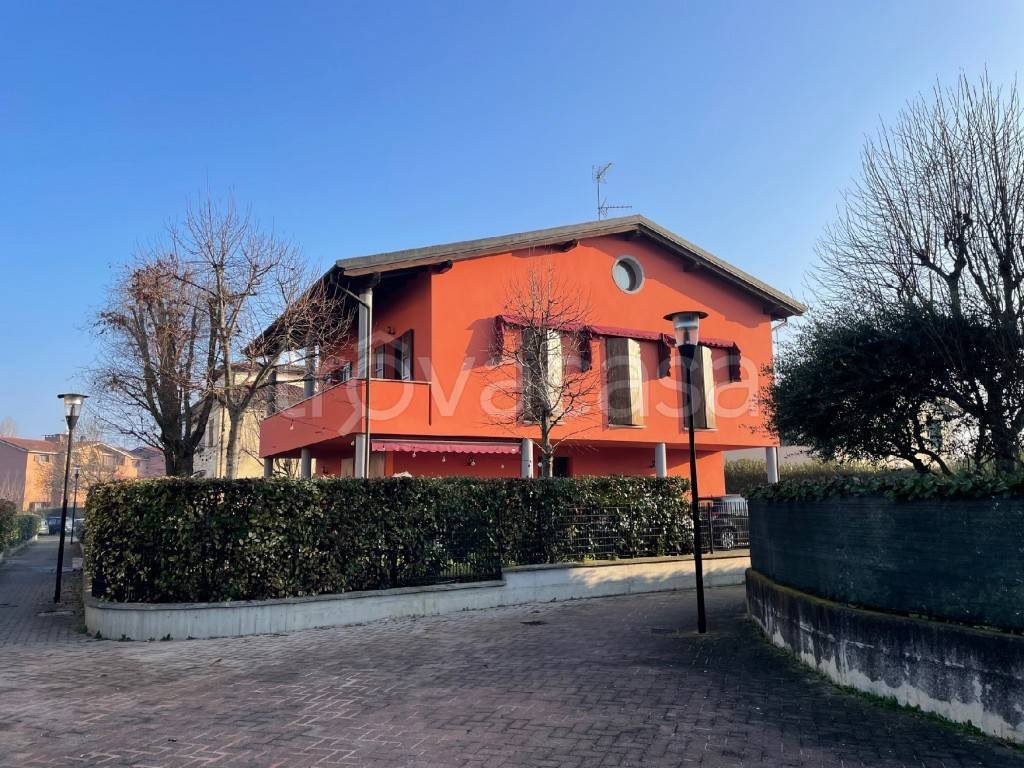 Villa in vendita a Sant'Agata Bolognese via 21 Aprile 1945, 18