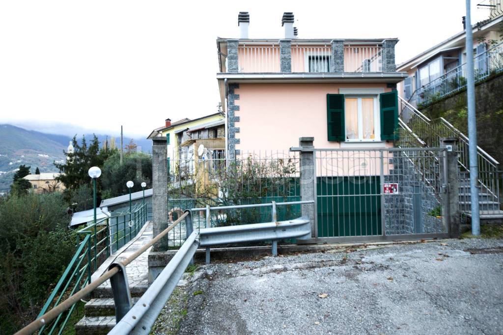 Casa Indipendente in vendita a Cicagna via Serra