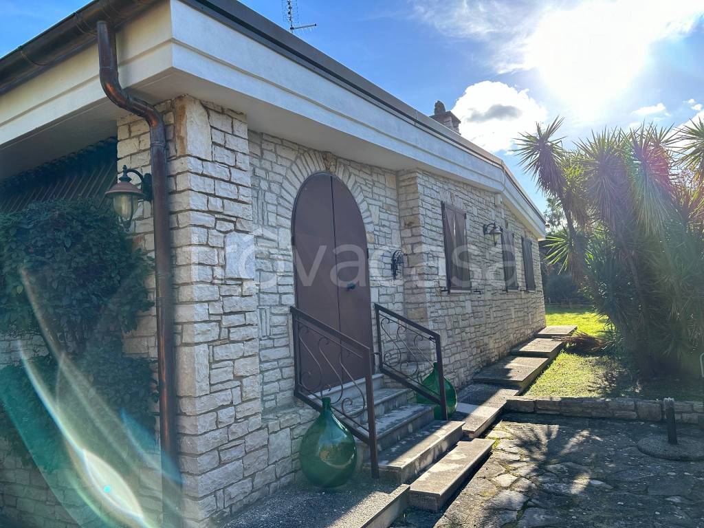 Villa in in vendita da privato ad Andria sp174