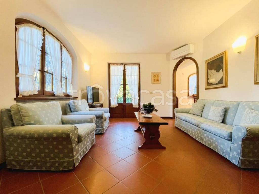 Villa a Schiera in affitto a Forte dei Marmi via della Barbiera,
