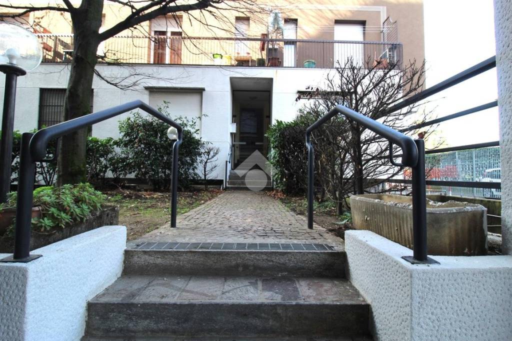 Appartamento in vendita a Concorezzo via Padre Tarcisio Massironi, 20