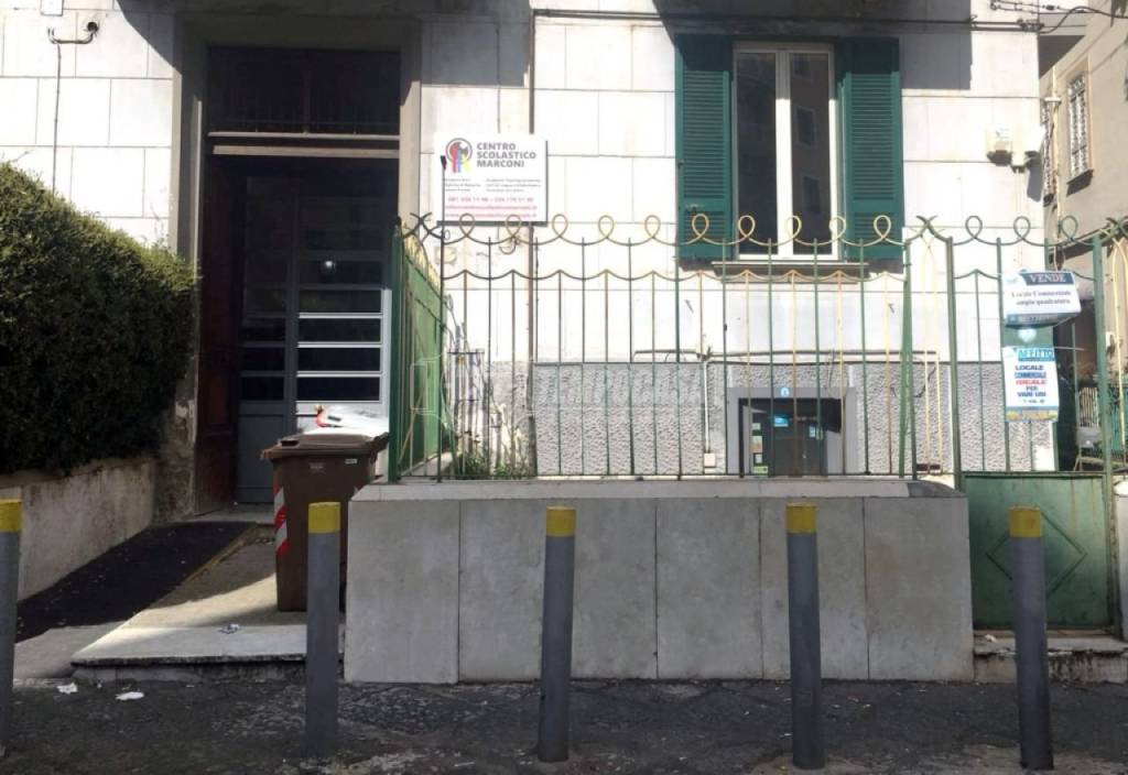 Appartamento in vendita a Napoli via Enrico Mazzoccolo