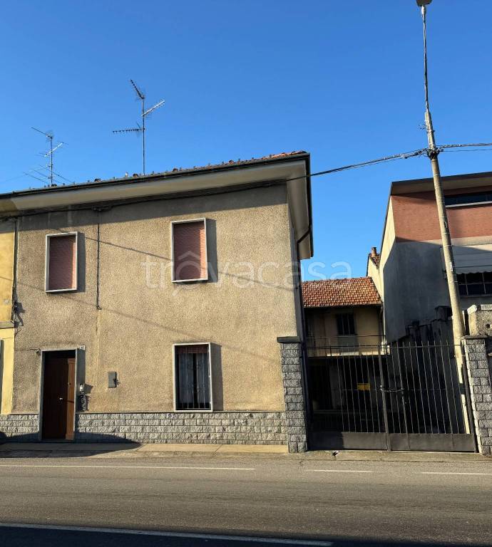 Casa Indipendente in in vendita da privato a Tradate via Fabio Filzi, 15