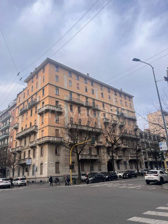 Appartamento in affitto a Milano via Losanna, 23