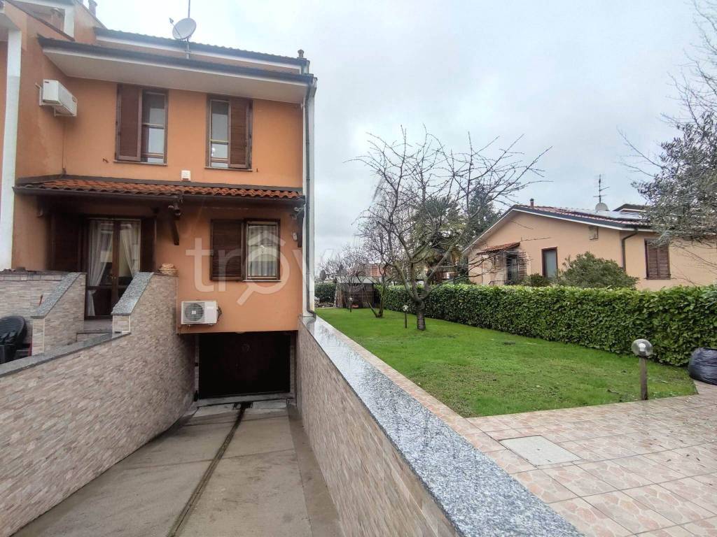 Villa a Schiera in vendita a Noviglio via Walter Tobagi, 94