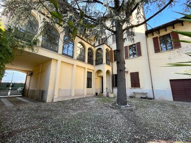 Intero Stabile in vendita a Villa Carcina via Francesco Glisenti, 11