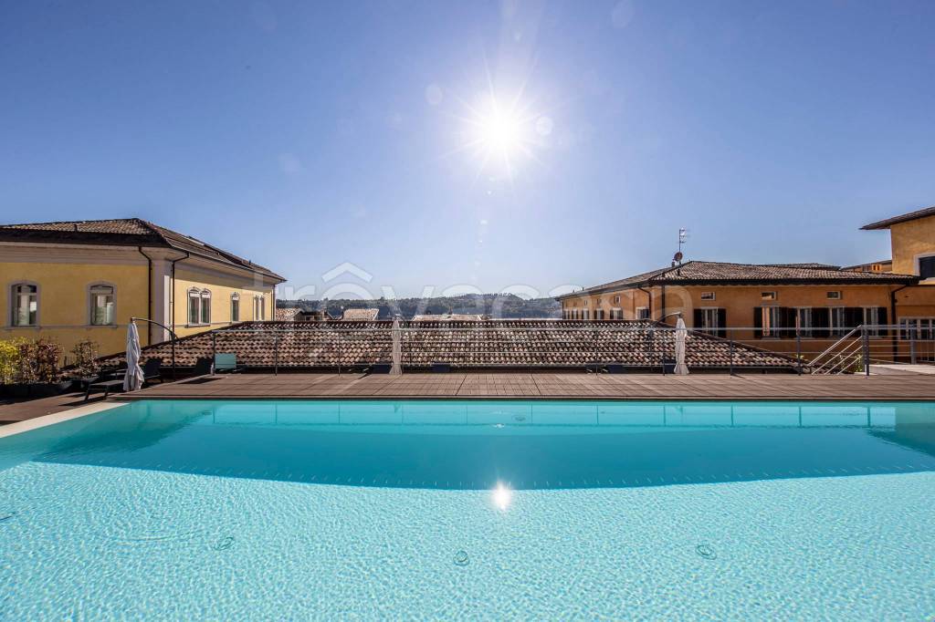 Villa a Schiera in vendita a Salò via Brunati