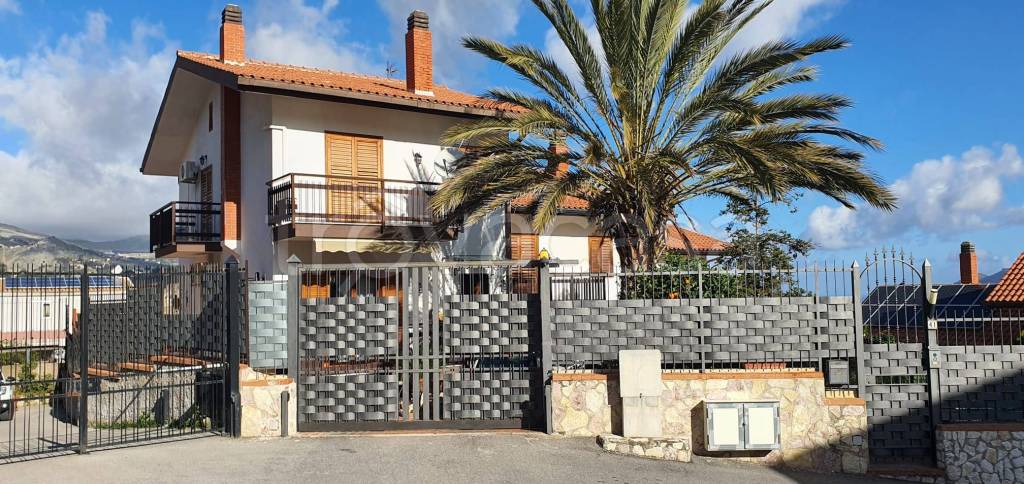 Villa Bifamiliare in vendita a Palermo