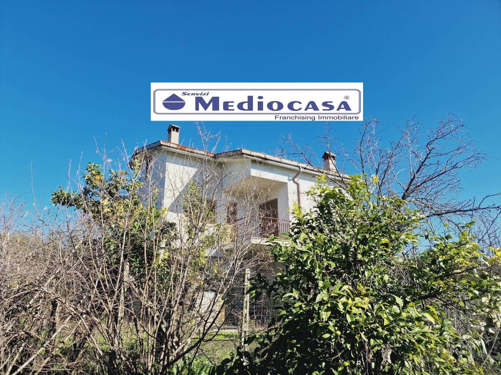 Villa in vendita a Velletri via Scellino Austriaco, 5