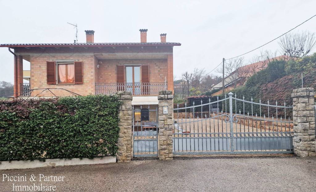 Villa in vendita a Perugia via Tito Speri