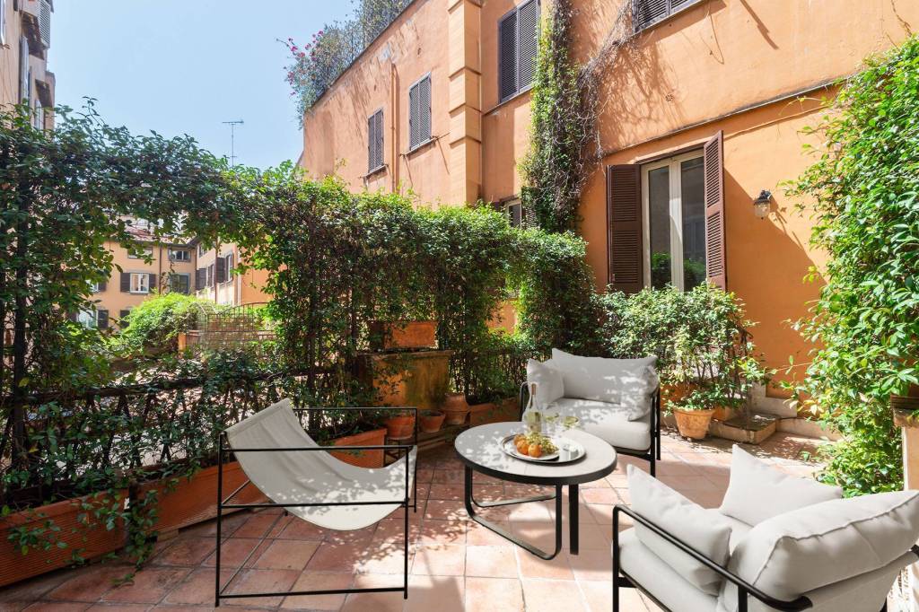 Appartamento in vendita a Roma via della Mercede