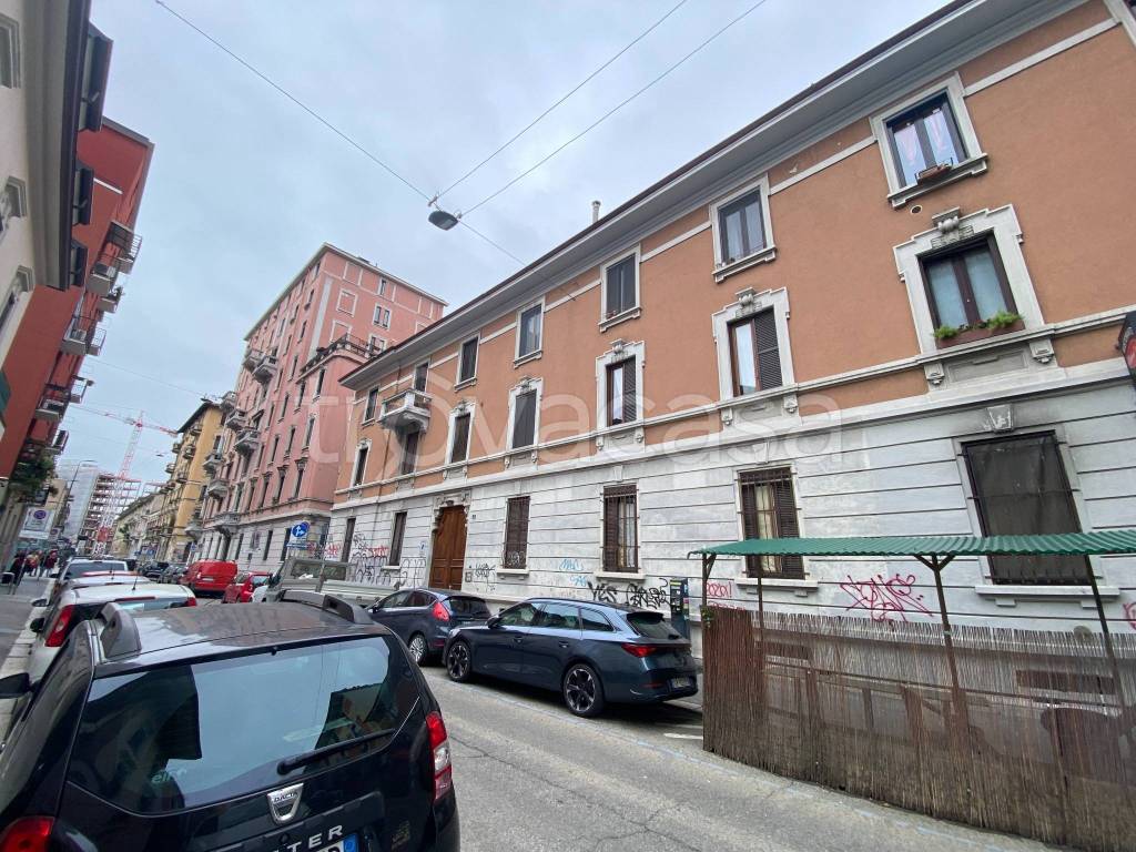 Appartamento in vendita a Milano via Angelo della Pergola