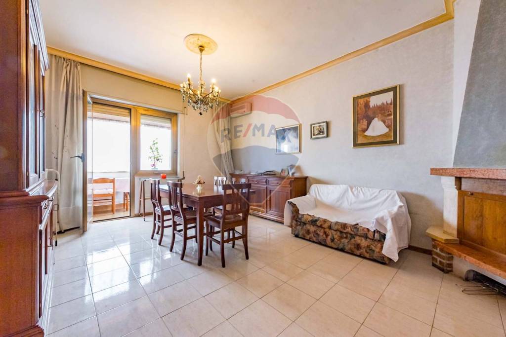 Appartamento in vendita a Roma via Alessandro Nelli, 78