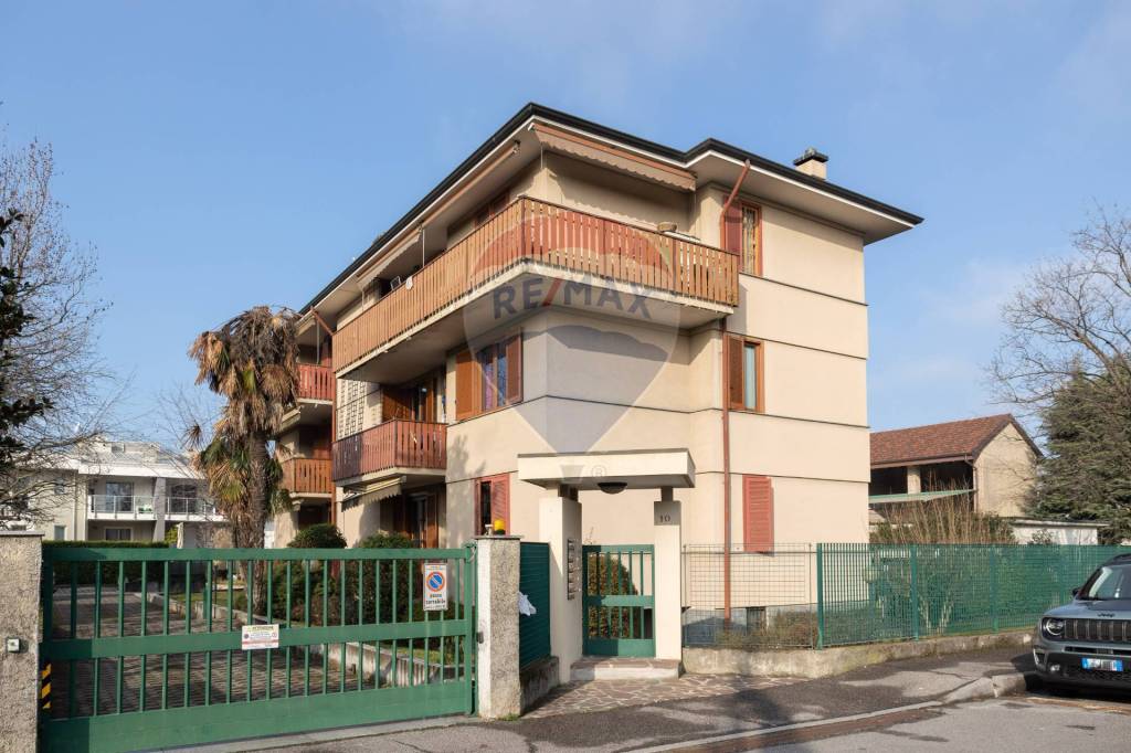 Appartamento in vendita ad Agrate Brianza via Puccini, 10