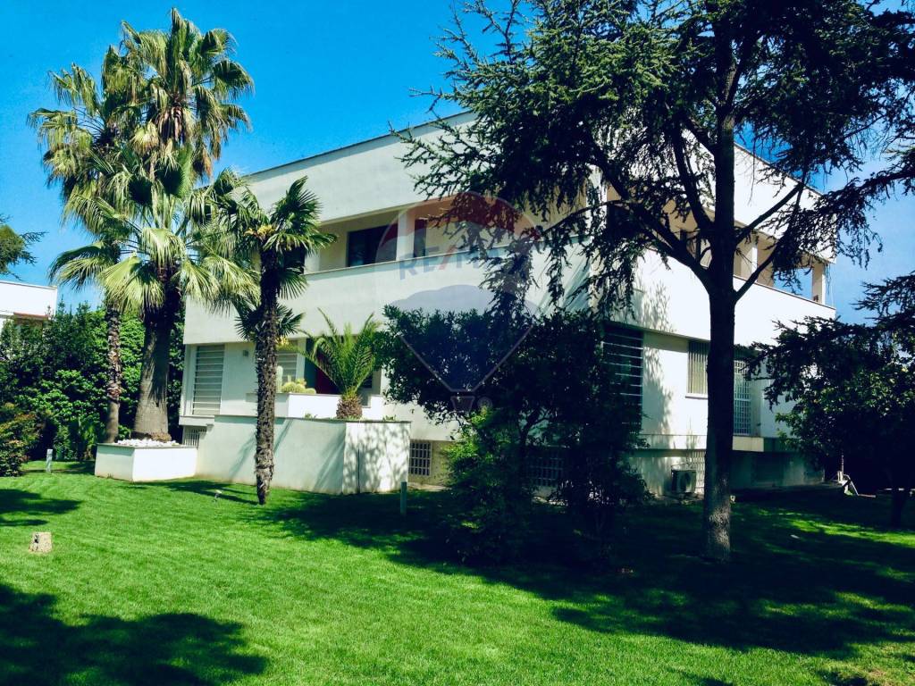 Villa in vendita a Bari via Bitritto, 114