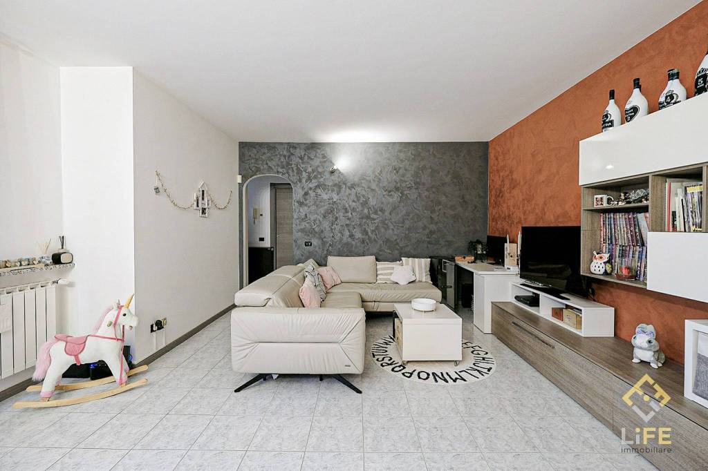 Appartamento in vendita a Galliate via Giuseppe Parini, 21