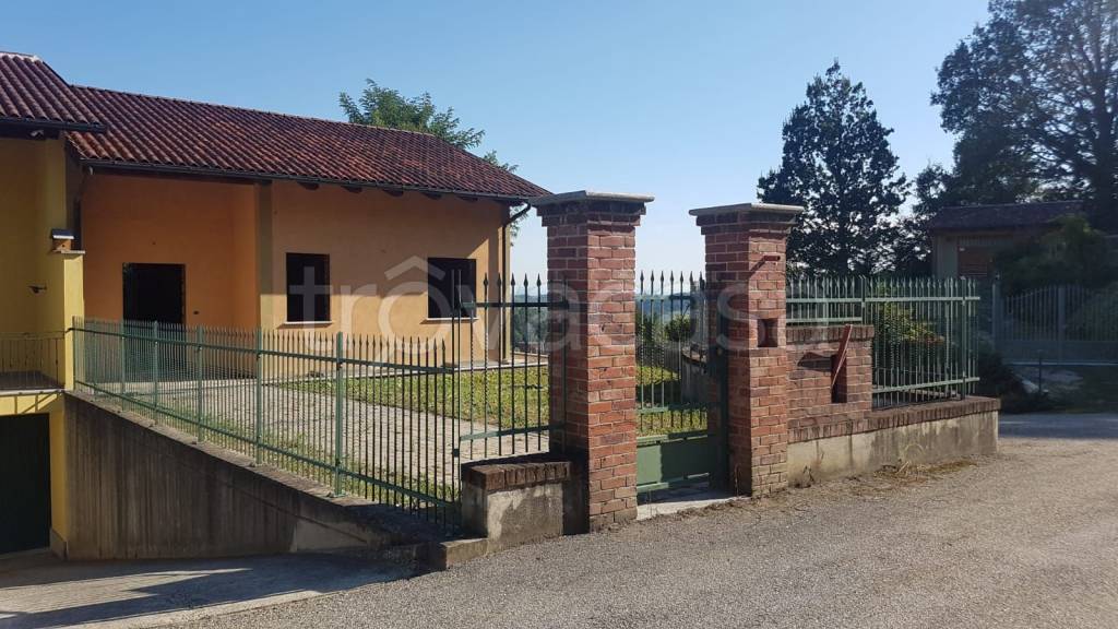 Villa a Schiera in vendita a Berzano di San Pietro cascina Bricco