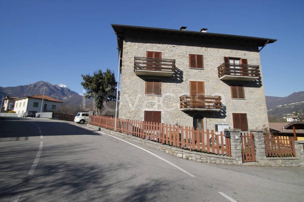 Appartamento in vendita a Sant'Omobono Terme viale Alle Fonti