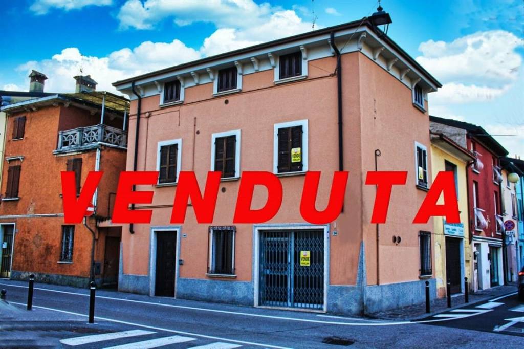 Casa Indipendente in vendita a Desenzano del Garda via Vittorio Veneto, 38