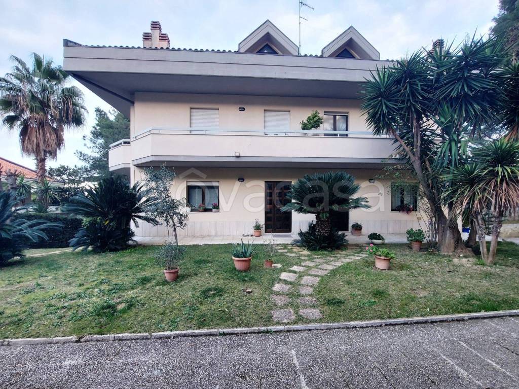 Villa Bifamiliare in vendita a Montesilvano via Monti Peloritani, 5