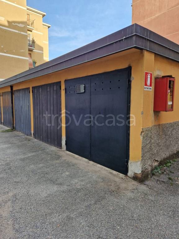 Garage in vendita a Rozzano via Tagliamento, 51