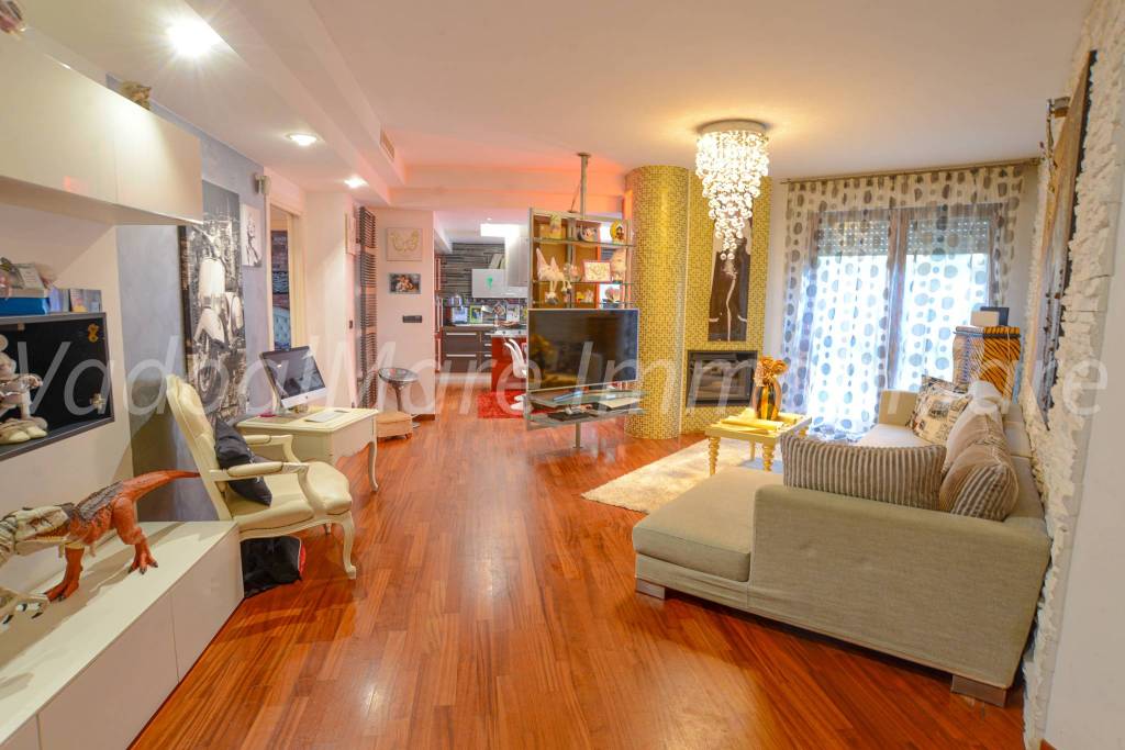 Appartamento in vendita a Vado Ligure via Sabazia, 34