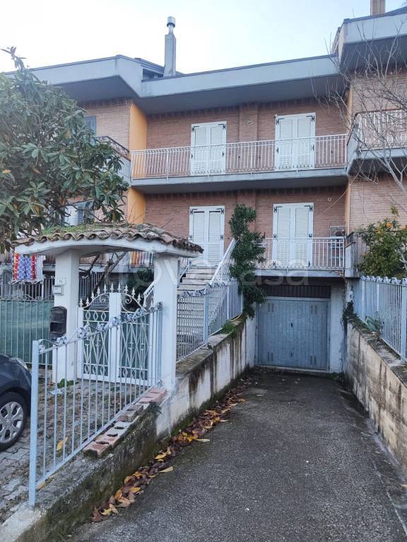 Villa a Schiera in vendita a Montefredane via Alimata
