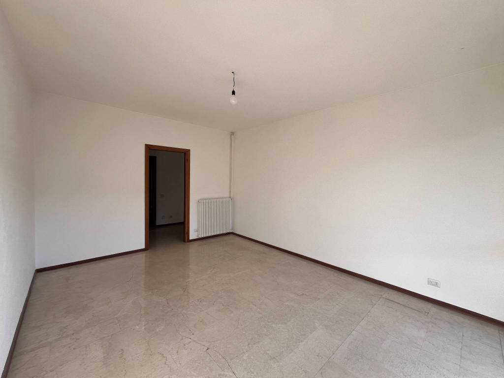 Appartamento in vendita a Como via Grazia Deledda, 14