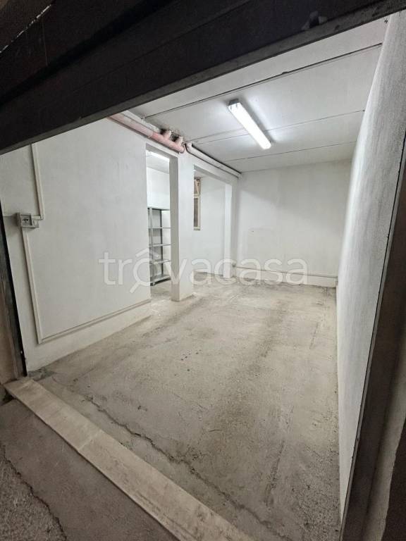 Garage in vendita ad Anzio viale dei Gerani, 28