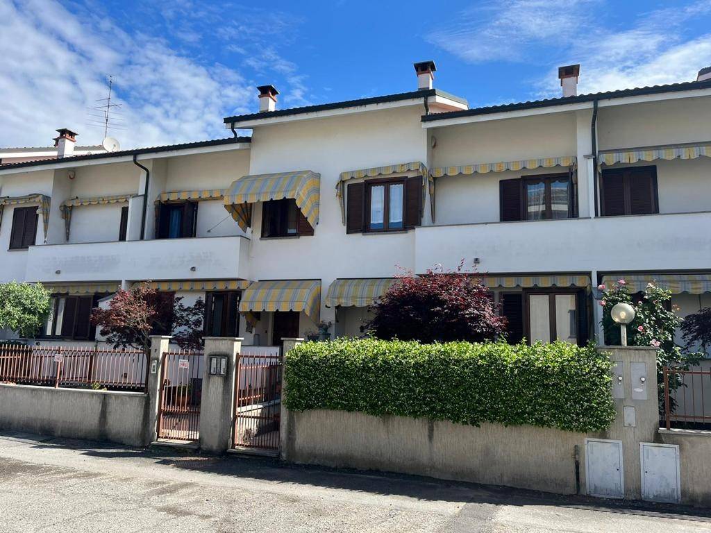 Villa a Schiera in vendita a Settimo Torinese via Goito