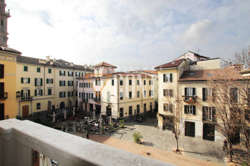 Appartamento in vendita a Varese piazza Giovine Italia, 4