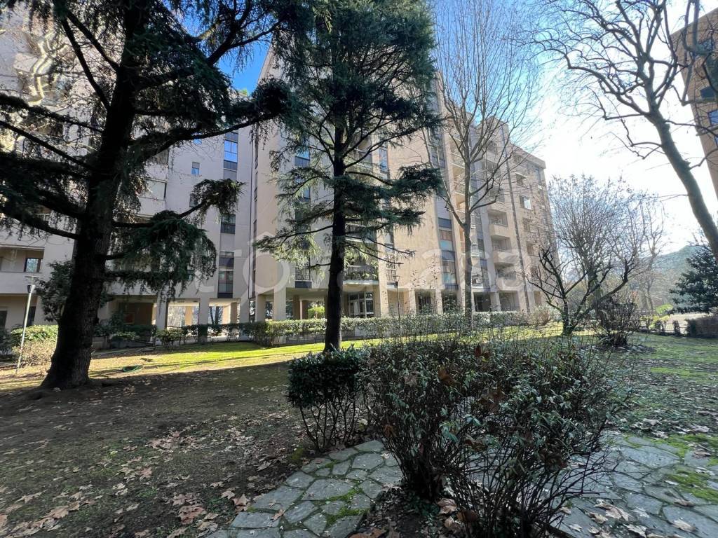 Appartamento in vendita a San Donato Milanese via Europa, 32