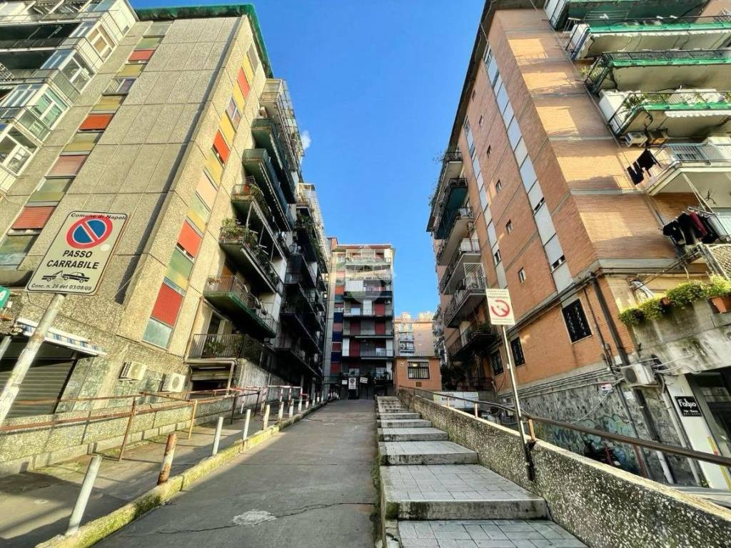 Appartamento in vendita a Napoli via Campegna