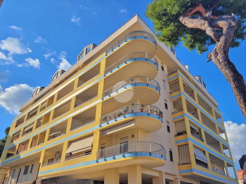 Appartamento in vendita a Roseto degli Abruzzi via Adriatica, 27
