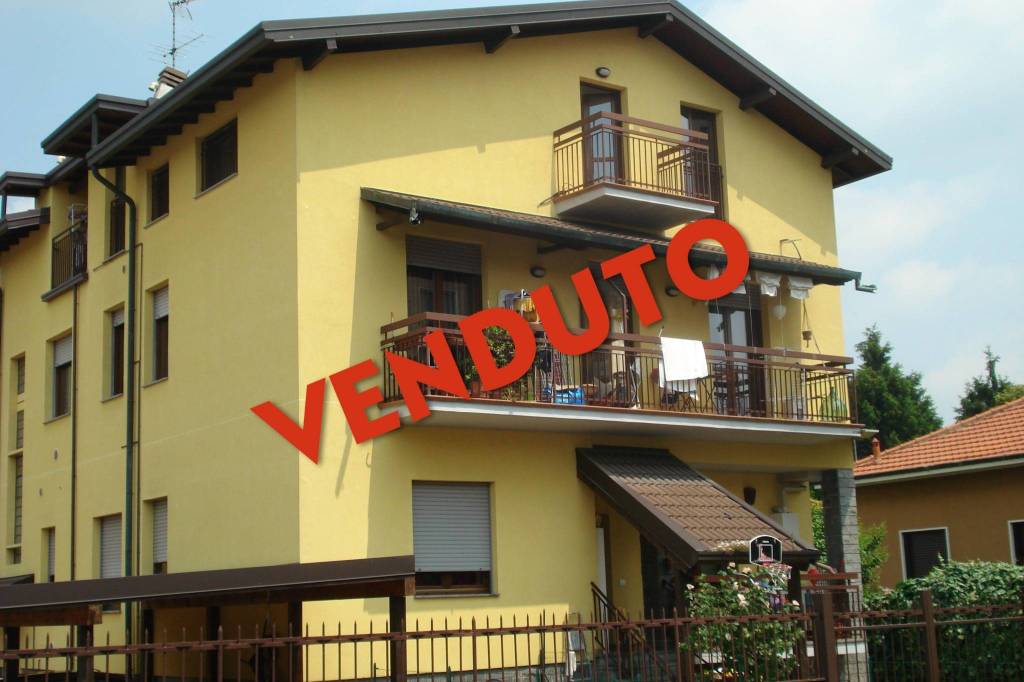 Appartamento in vendita a Garbagnate Milanese via Vittorio Veneto