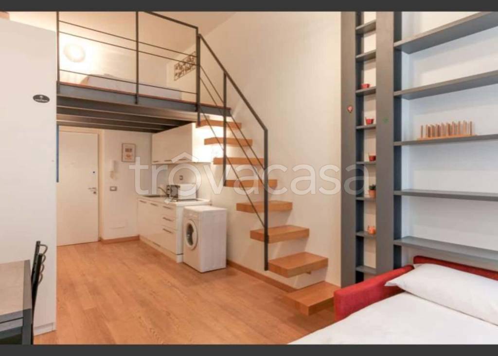 Appartamento in affitto a Milano via Giulio Uberti,11