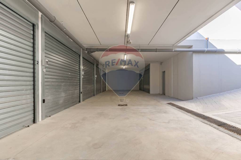 Garage in vendita a Bari via Palese - Vittorio Veneto, 15