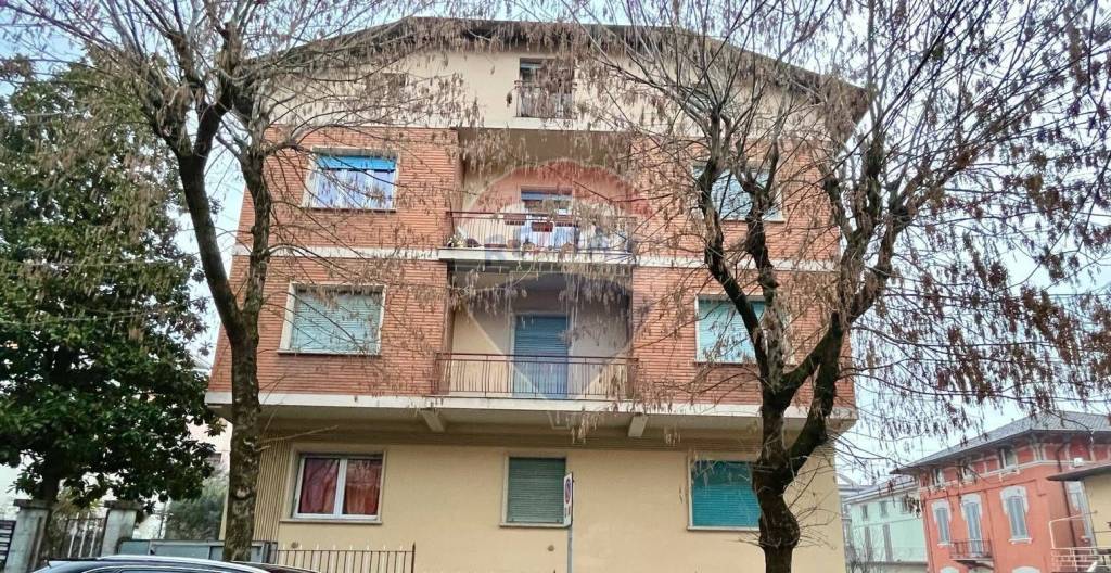 Appartamento in vendita a Salsomaggiore Terme via Cleofonte Campanini, 4