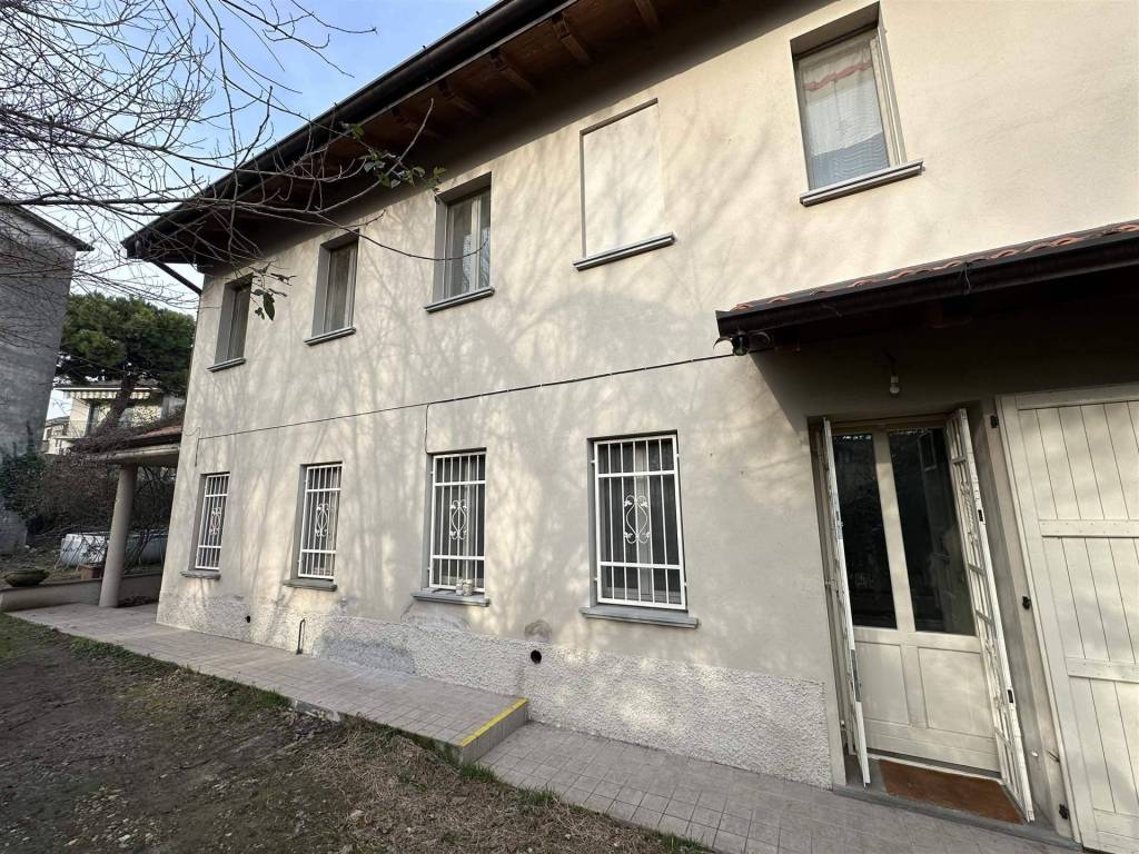 Casa Indipendente in vendita a Sant'Angelo Lodigiano via Vicinale