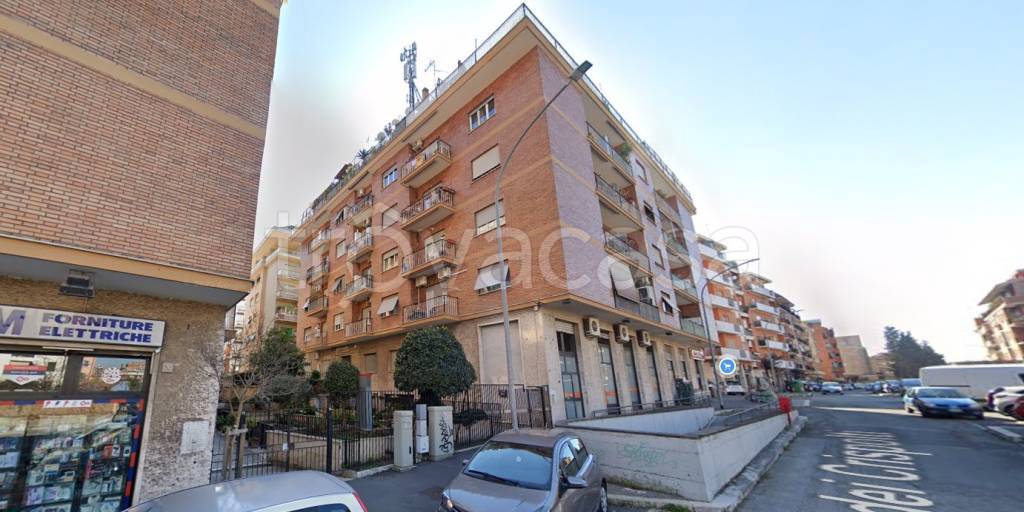 Appartamento in vendita a Roma via dei Crispolti, 76