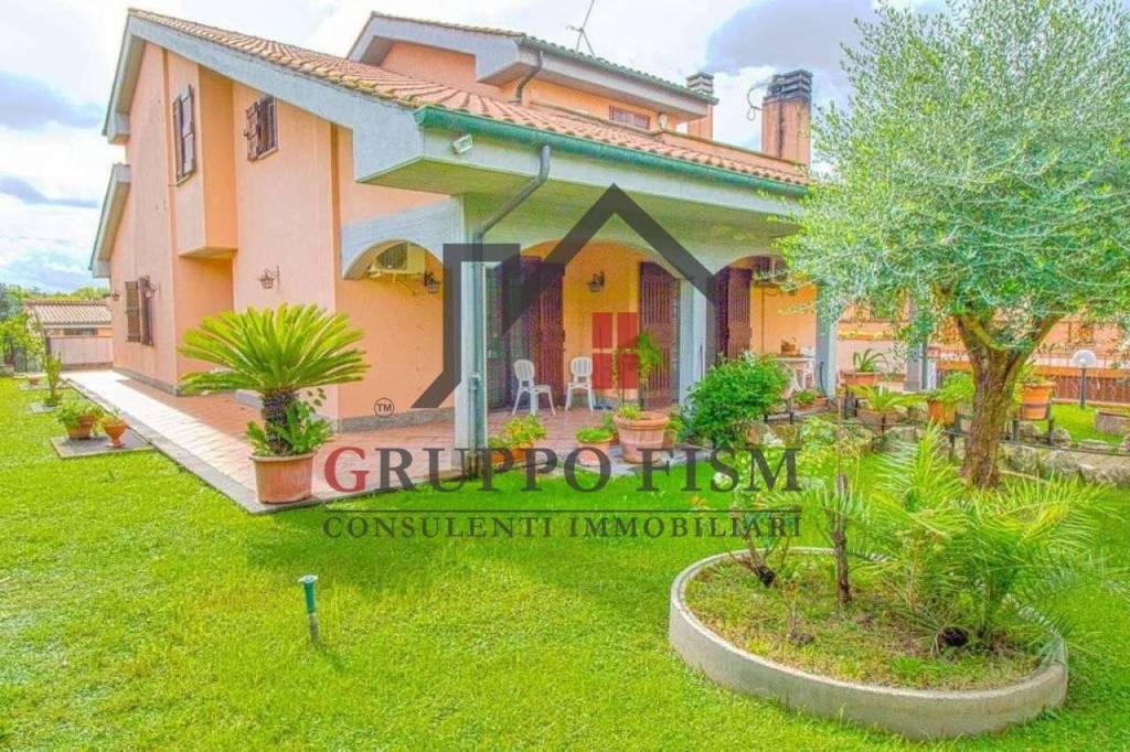 Villa in vendita a Guidonia Montecelio traversa della lira