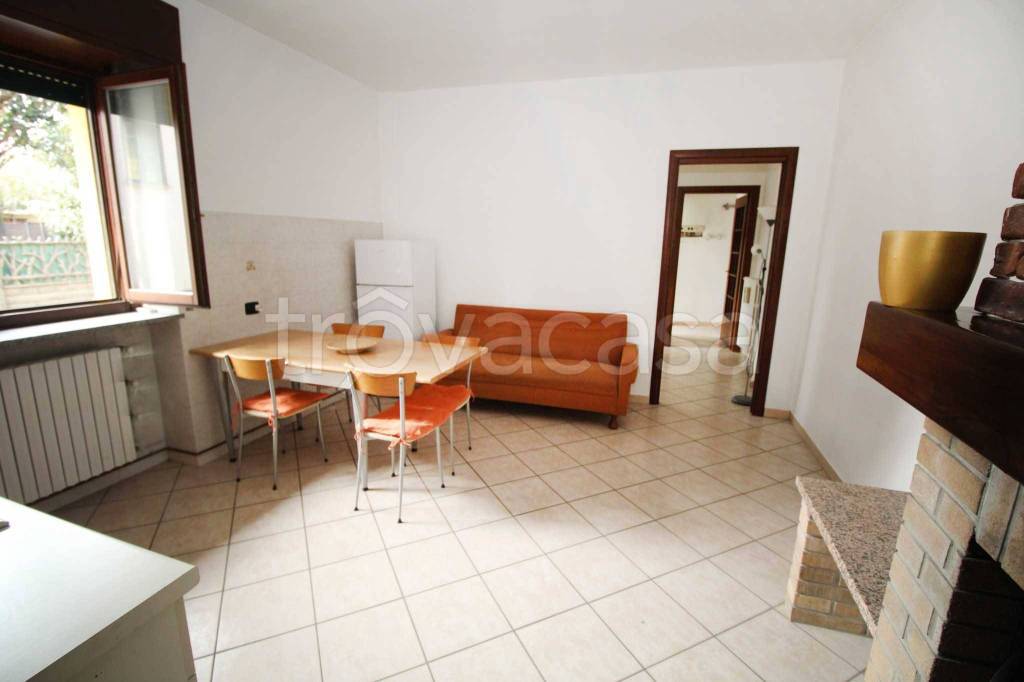 Appartamento in vendita a Misinto via Giuseppe Garibaldi